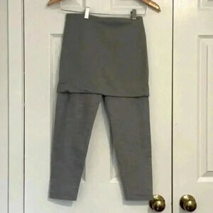 Lululemon Athletica Skirted Yoga  Leggings. GREY Size 4